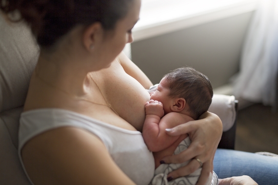 Outubro rosa: amamentação ajuda a prevenir o câncer de mama