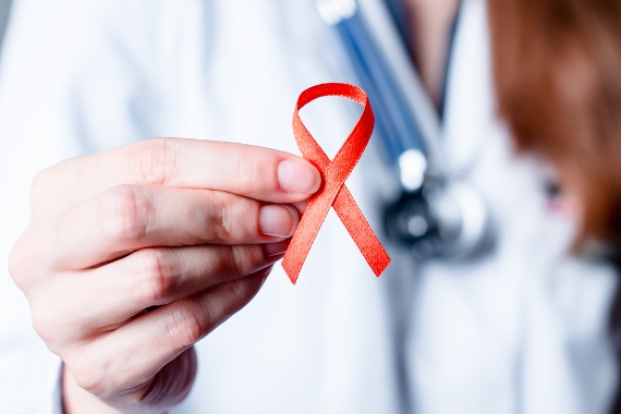 Com tratamento, expectativa de vida de infectados com HIV está perto do normal